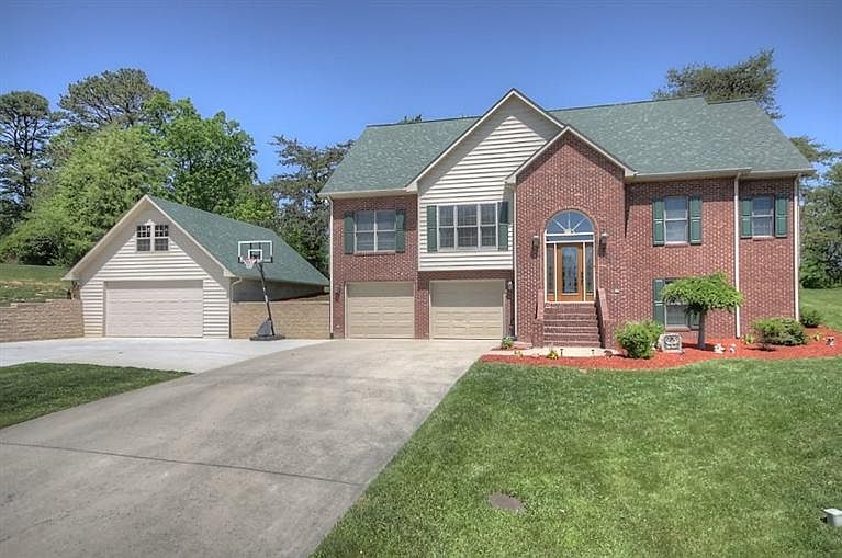 1st image of 252 Golden Pond Dr