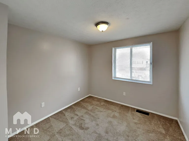 2270 Cardston Dr — Photo 15