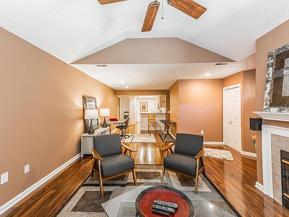 4th image of 279 Pointe Pl
