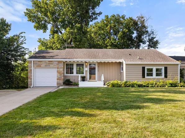 6116 Harwood Dr, Des Moines, IA 50312