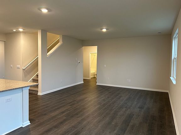 4th image of 1471 Fairmount Dr