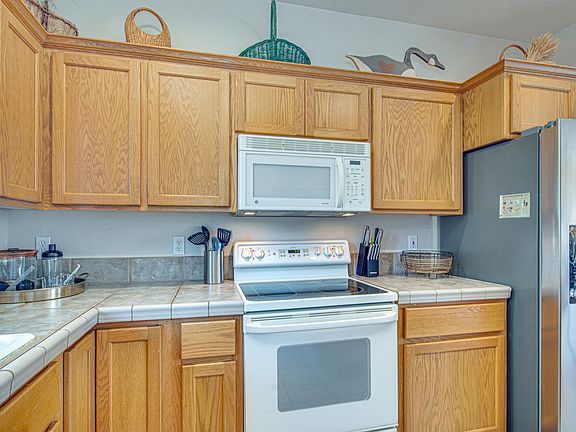 5th image of 848 Golden Pheasant Dr