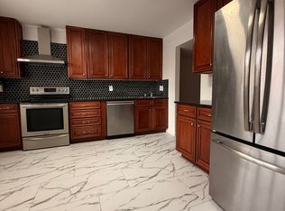 16 Gloucester Ct, Reisterstown, MD 21136