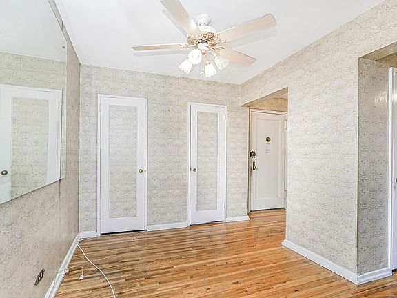 3rd image of 2514 E 7th St APT 6J