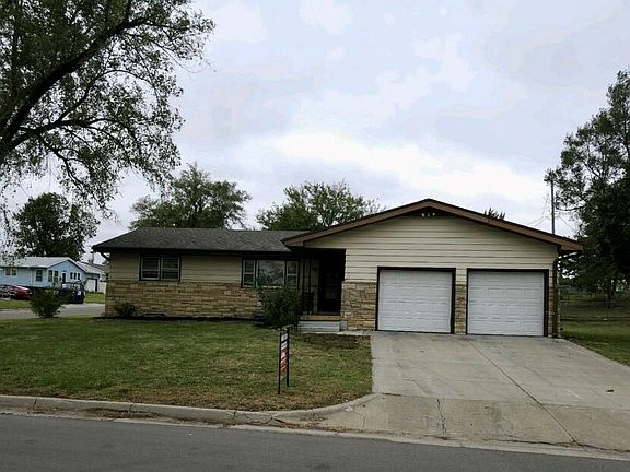 2nd image of 1200 Skyline Dr