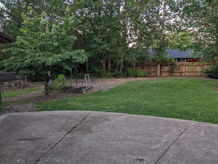 966 NW Cypress Ave — Photo 28