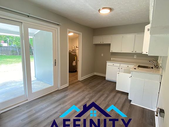 4th image of 3719 Meadowlark Dr