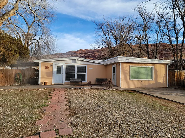 724 Westwood Ave — Photo 2