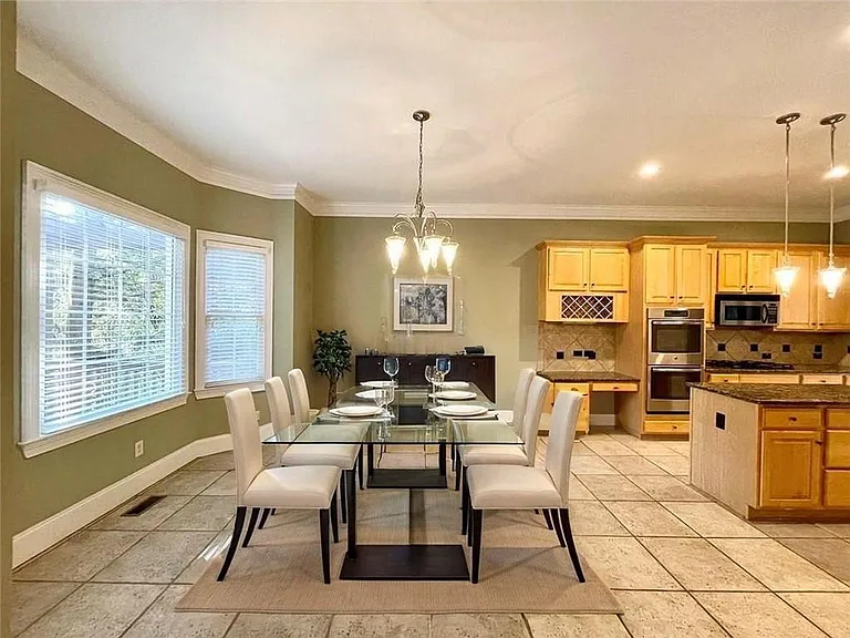 455 Wembley Cir — Photo 13