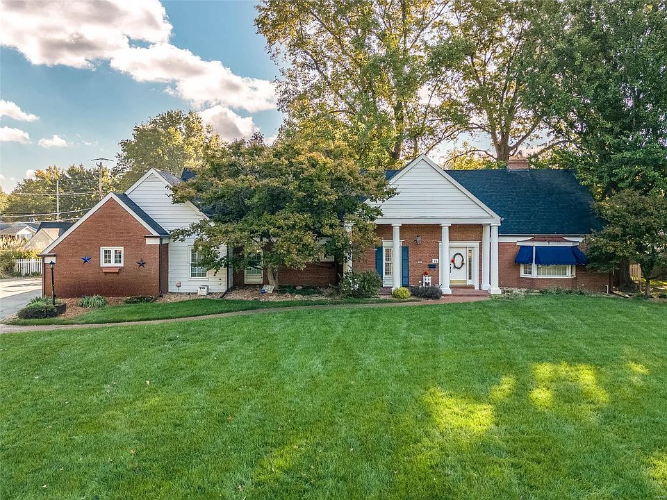 1st image of 26 Oaklawn Dr