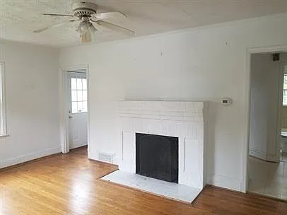 214 W 8th St — Photo 4