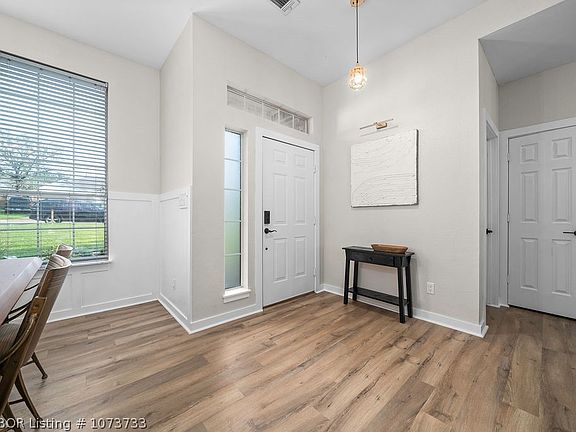 4th image of 1200 Aspen Ave