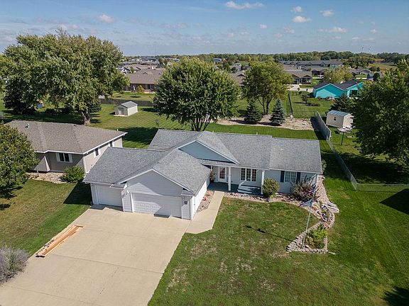 2nd image of 2701 Zenith Ave