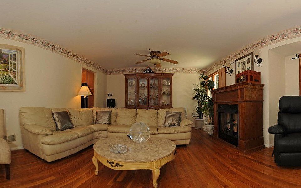5 Bay Dr, NJ 07751 Zillow