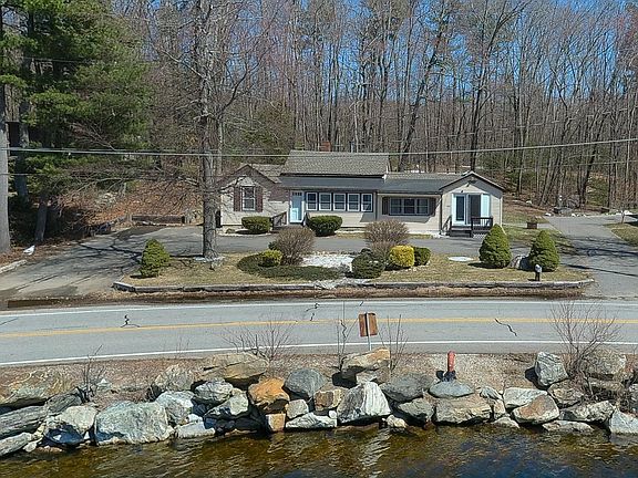 5th image of 122 Wash Pond Road