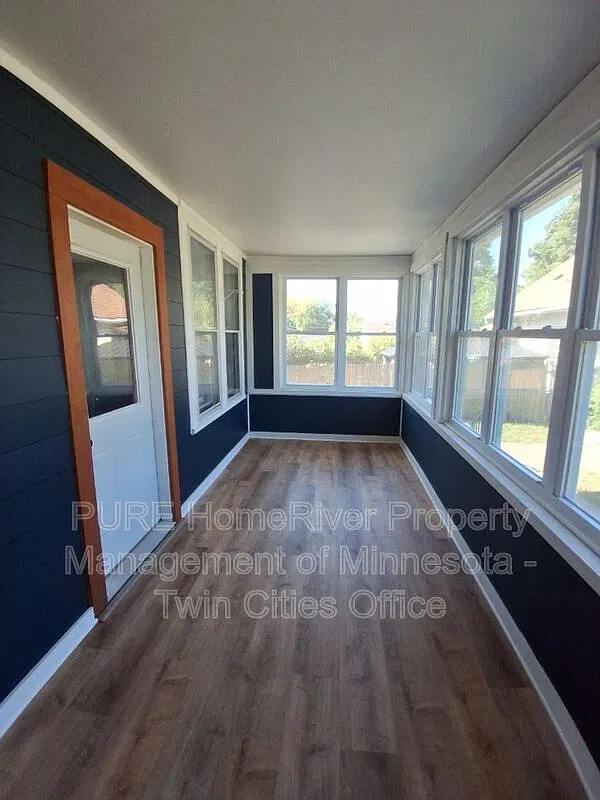 2 bed, 1.0 bath, $1,400 — Photo 2