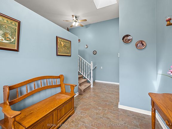4th image of 307 Amherst Dr