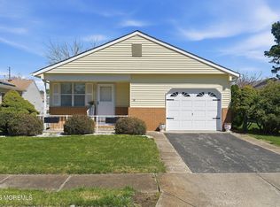 14 Woodstock Drive, Toms River, NJ