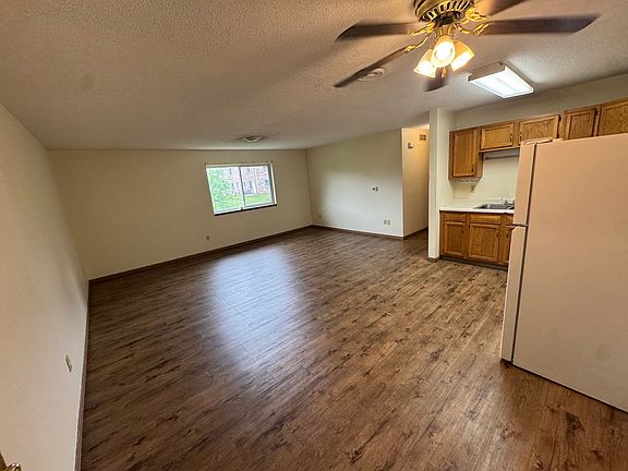 2nd image of 414 14th Ave W