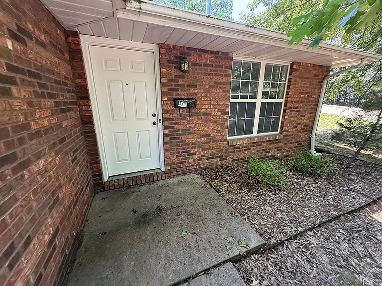 851 Southwest Blvd #B — Photo 2