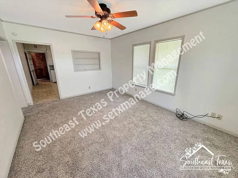 2 bed, 1.0 bath, 832 sqft, $1,200 — Photo 2