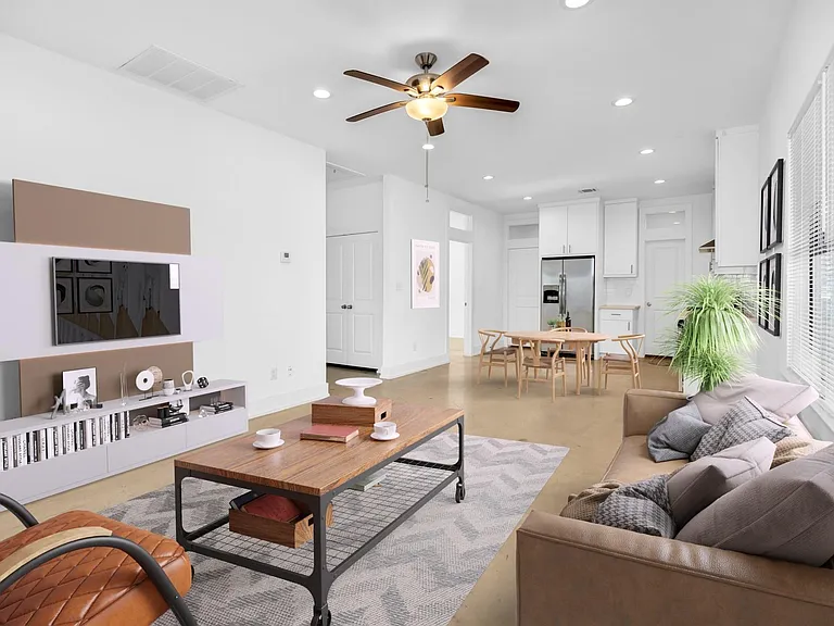 603 Edgewood St #B — Photo 2
