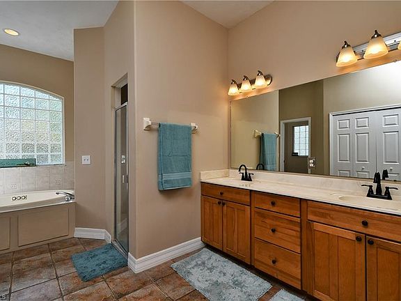 5th image of 2317 SE 20th Ave