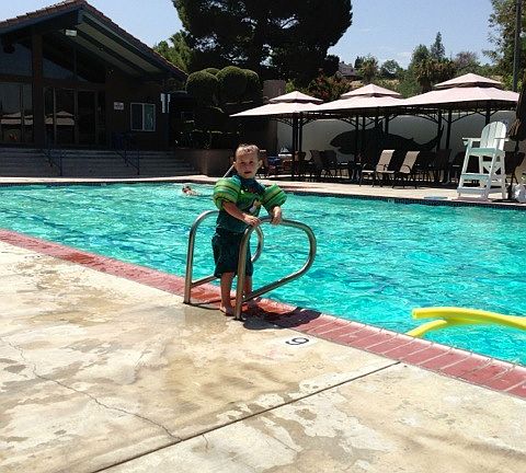 Neighborhood pool &clubhouse