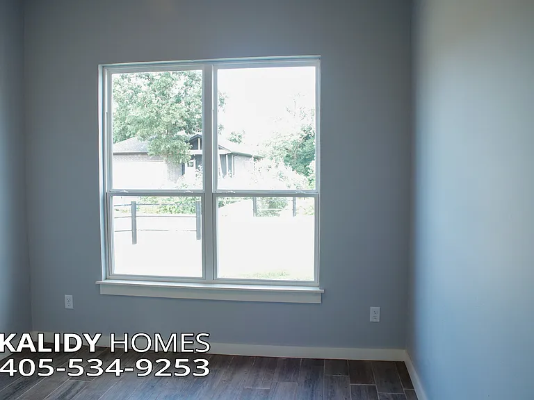 517 Remington Ave — Photo 11