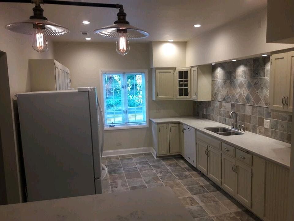 2nd image of 12416 Iroquois Rd