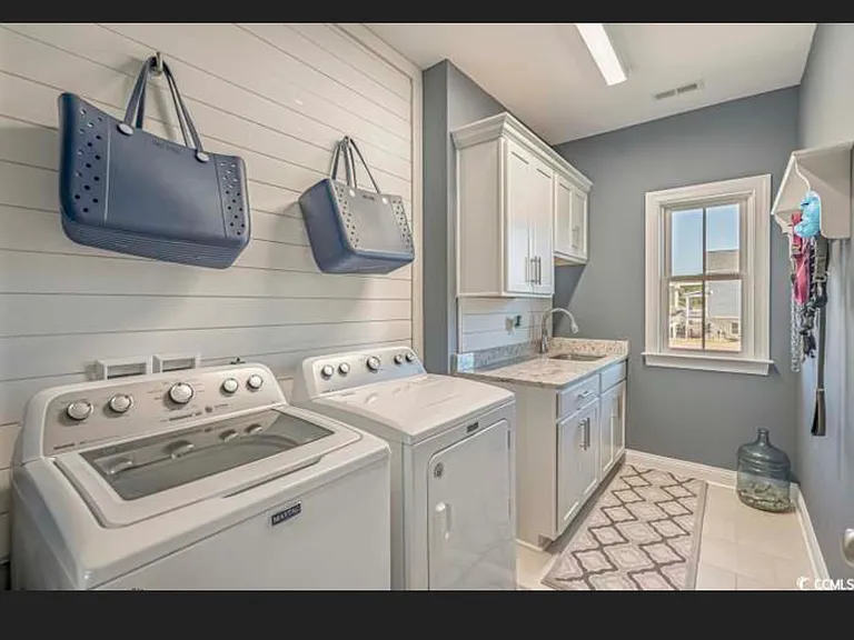 330 Harbour View Dr — Photo 10