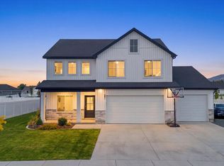 531 E 600 S, Hyrum, UT 84319
