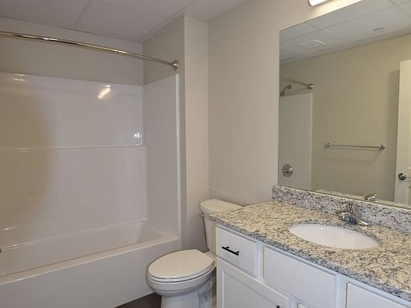 5th image of 217 Rockingham Rd Unit 203