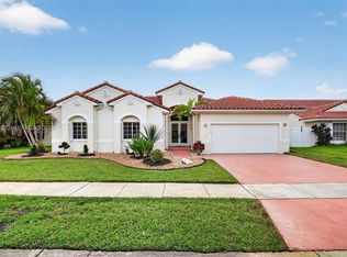317 SW 185th Ter, Pembroke Pines, FL 33029