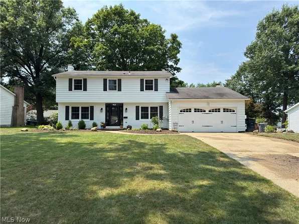 222 High Point Dr, Wadsworth, OH 44281
