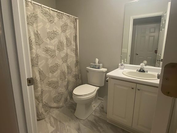 4th image of 1015 Holly Dr APT 705
