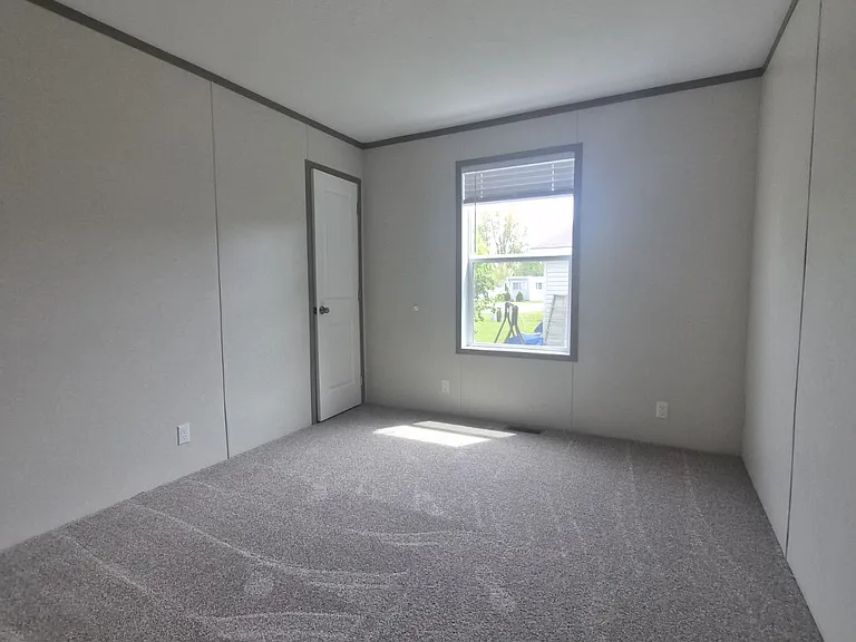 118 Thornapple Cir — Photo 7