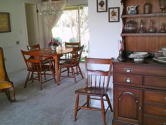 3rd image of 13107 Squire Ct