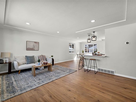 5th image of 6871 Franke Rd