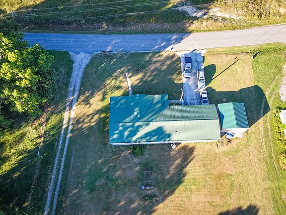 3rd image of 1679 Kingtown Rd