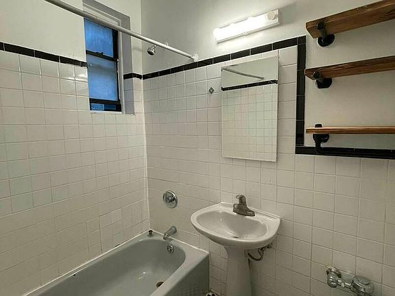 5th image of 318 E 34th St APT 3C