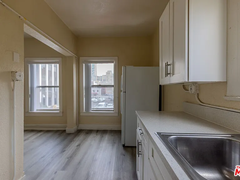 661 Shatto Pl #300 — Photo 5