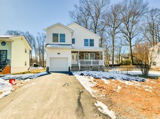 638 Dewey Rd, North Brunswick, NJ 08902