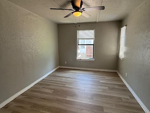 2nd image of 1028 Arkansas St