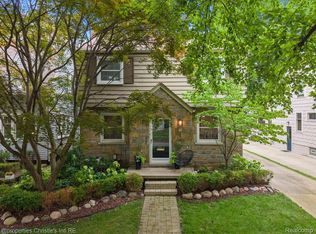 23 Amherst Rd, Pleasant Ridge, MI 48069