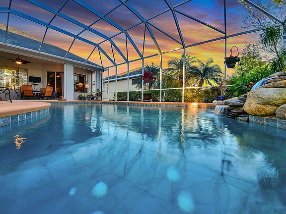 3rd image of 3343 Carambola Cir