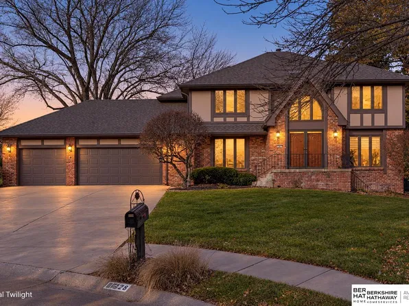 16328 Westfield Cir, Omaha, NE 68130