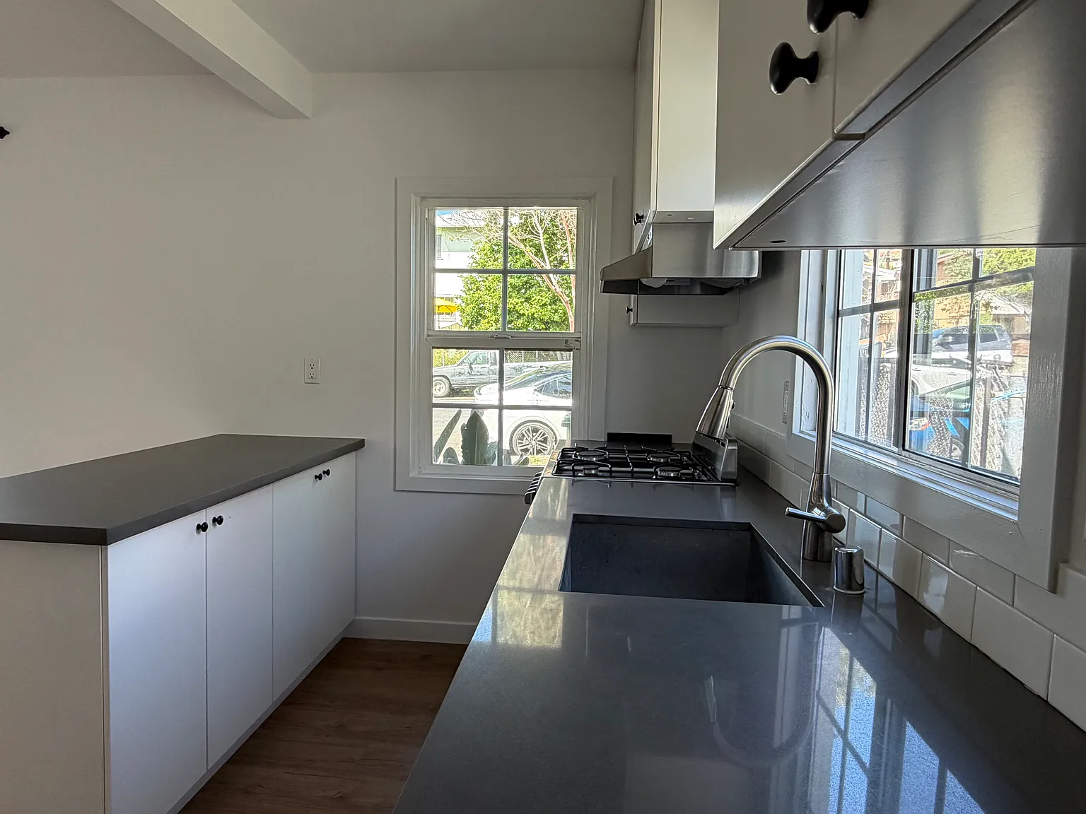 1 bed, 400 sqft, $1,750 — Photo 3