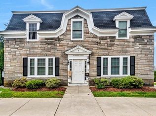 237 Nesmith St APT 1R, Lowell, MA 01852