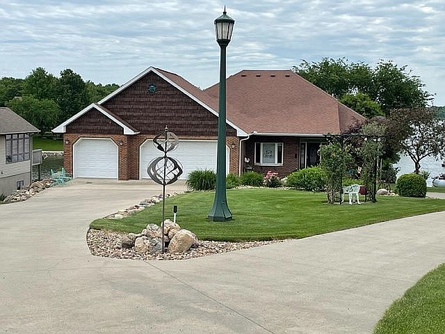 1st image of 32225 Brant Ln